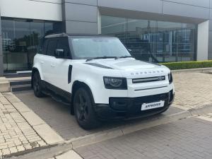 Land Rover Defender 110 D300 X-Dynamic HSE - Image 2