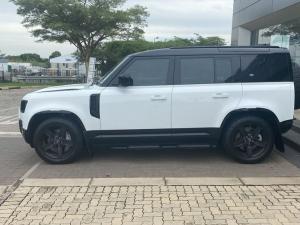 Land Rover Defender 110 D300 X-Dynamic HSE - Image 3