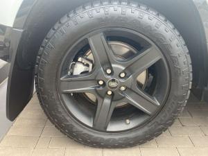 Land Rover Defender 110 D300 X-Dynamic HSE - Image 6