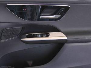 Mercedes-Benz GLC GLC220d 4Matic Avantgarde - Image 13