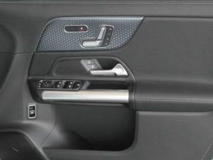Mercedes-Benz EQA EQA250 Progressive - Image 16