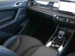 MG HS 2.0T Luxury - Image 18