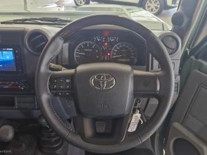 Toyota Land Cruiser 79 4.5D-4D V8 double cab LX - Image 14