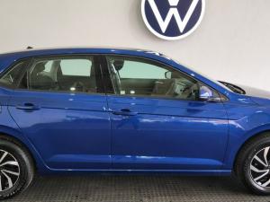 Volkswagen Polo hatch 1.0TSI Life manual - Image 3