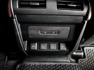 Land Rover Defender 110 P400 X-Dynamic SE - Image 10