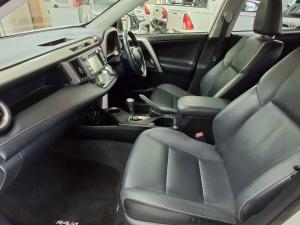 Toyota RAV4 2.2D-4D AWD VX - Image 7