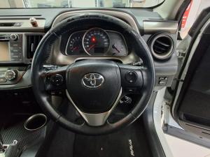 Toyota RAV4 2.2D-4D AWD VX - Image 8