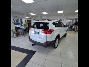 Toyota RAV4 2.2D-4D AWD VX - Image 2