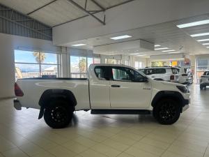 Toyota Hilux 2.8GD-6 Xtra cab 4x4 Legend auto - Image 3