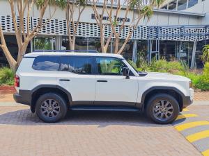 Toyota Land Cruiser Prado 2.8GD VX-R - Image 3