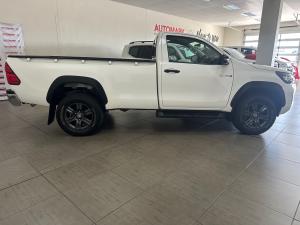 Toyota Hilux 2.4GD-6 single cab 4x4 Raider manual - Image 3