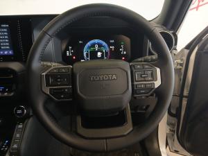 Toyota Land Cruiser Prado 2.8GD TX - Image 8