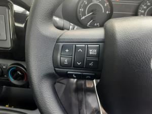 Toyota Hilux 2.4 GD-6 SR 4X4S/C - Image 9