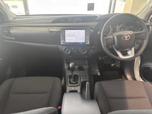 Toyota Hilux 2.4 GD-6 RB Raider automaticS/C - Image 6