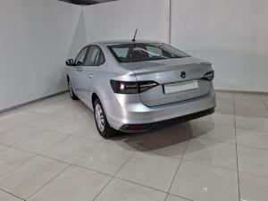 Volkswagen Polo sedan 1.6 manual - Image 3