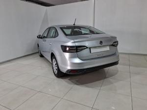 Volkswagen Polo sedan 1.6 manual - Image 5