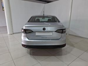 Volkswagen Polo sedan 1.6 manual - Image 6
