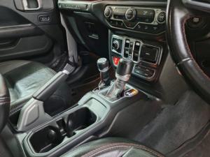 Jeep Wrangler Unlimited 3.6L Polar Edition - Image 10