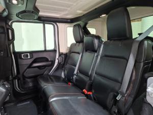 Jeep Wrangler Unlimited 3.6L Polar Edition - Image 24