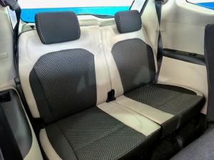 Renault Triber 1.0 Prestige auto - Image 13