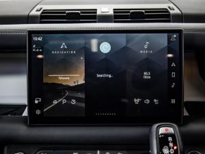 Land Rover Defender 110 D350 X-Dynamic HSE - Image 17