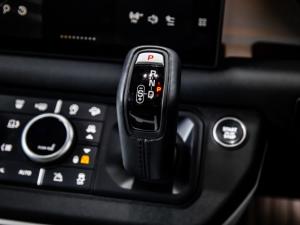 Land Rover Defender 110 D350 X-Dynamic HSE - Image 18
