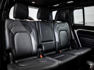 Land Rover Defender 110 D350 X-Dynamic HSE - Image 20
