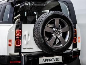 Land Rover Defender 110 D350 X-Dynamic HSE - Image 9