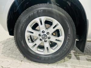 Nissan Navara 2.5DDTi double cab SE Plus auto - Image 15