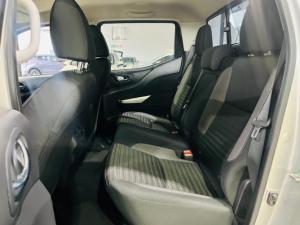 Nissan Navara 2.5DDTi double cab SE Plus auto - Image 6