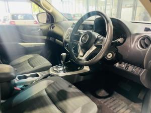 Nissan Navara 2.5DDTi double cab SE Plus auto - Image 7