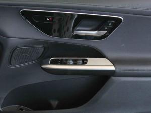 Mercedes-Benz GLC GLC300d 4Matic Avantgarde - Image 13