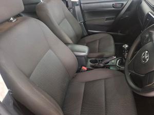 Toyota Corolla Quest 1.8 Plus manual - Image 12