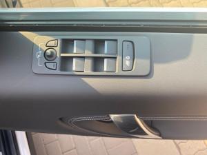 Land Rover Discovery Sport D200 R-Dynamic HSE - Image 11