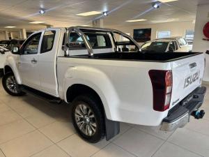 Isuzu D-Max 300 3.0TD Extended cab LX auto - Image 9