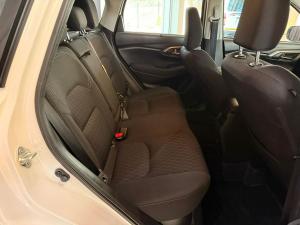 Toyota Urban Cruiser 1.5 XR manual - Image 12