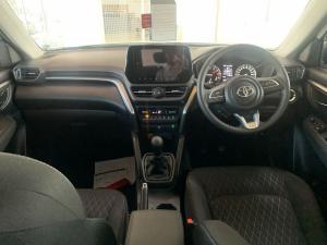 Toyota Urban Cruiser 1.5 XR manual - Image 12