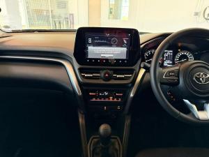 Toyota Urban Cruiser 1.5 XR manual - Image 16