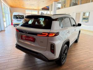 Toyota Urban Cruiser 1.5 XR manual - Image 5