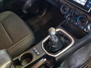 Toyota Hilux 2.4GD-6 Xtra cab Raider manual - Image 12