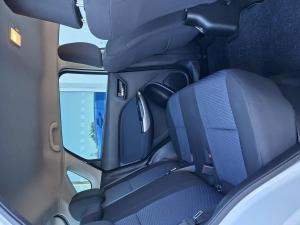 Toyota Starlet 1.4 XS auto - Image 11