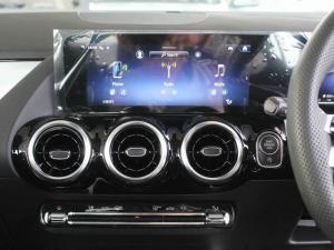 Mercedes-Benz GLA GLA200d Progressive - Image 11