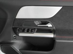 Mercedes-Benz GLA GLA200d Progressive - Image 13