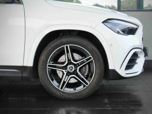 Mercedes-Benz GLA GLA200d Progressive - Image 22