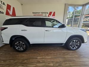 Toyota Fortuner 2.4GD-6 4x4 - Image 3