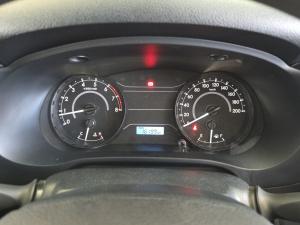 Toyota Hilux 2.0 single cab S (aircon) - Image 9