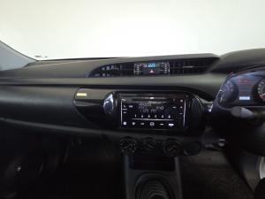 Toyota Hilux 2.0 single cab S (aircon) - Image 12