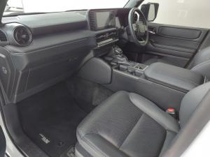 Toyota Land Cruiser Prado 2.8GD TX - Image 7