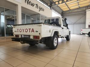 Toyota Land Cruiser 79 4.5D-4D LX V8 single cab - Image 2