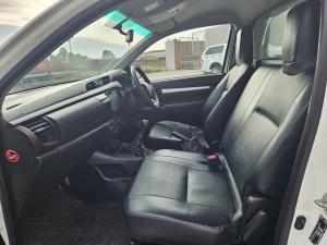 Toyota Hilux 2.4GD - Image 7